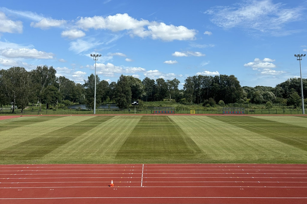 stadion-osir-slawno.JPG